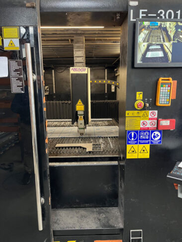 Kylmäteräs kuitulaser